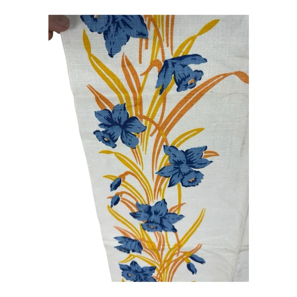 Vintage Daffodil Tablecloth‎ or Towel